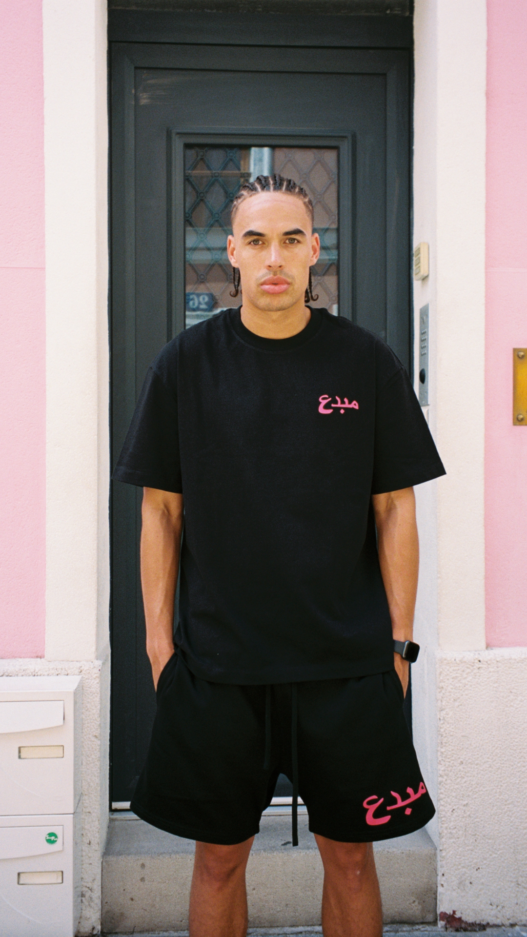 the creative tee - black